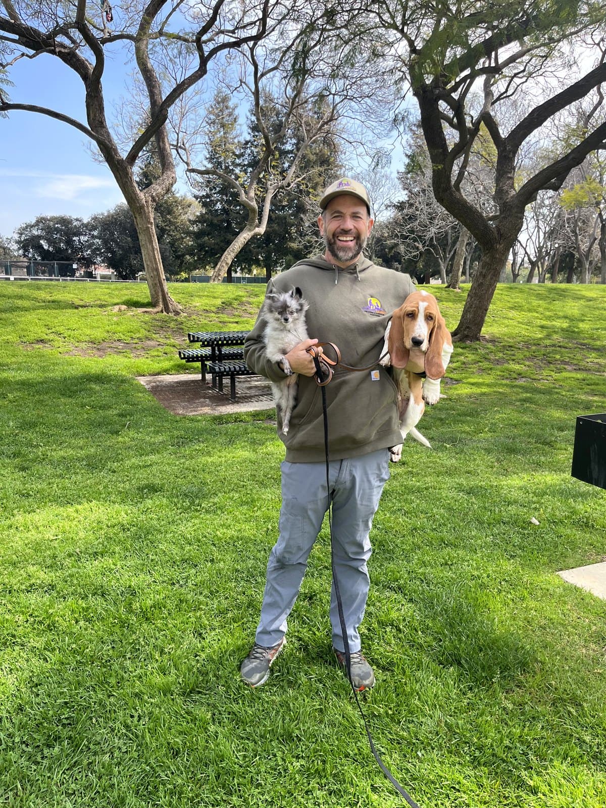 Brett Endes leading a group dog training class in Los Angeles